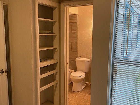 4th image of 6620 Hollis Ave