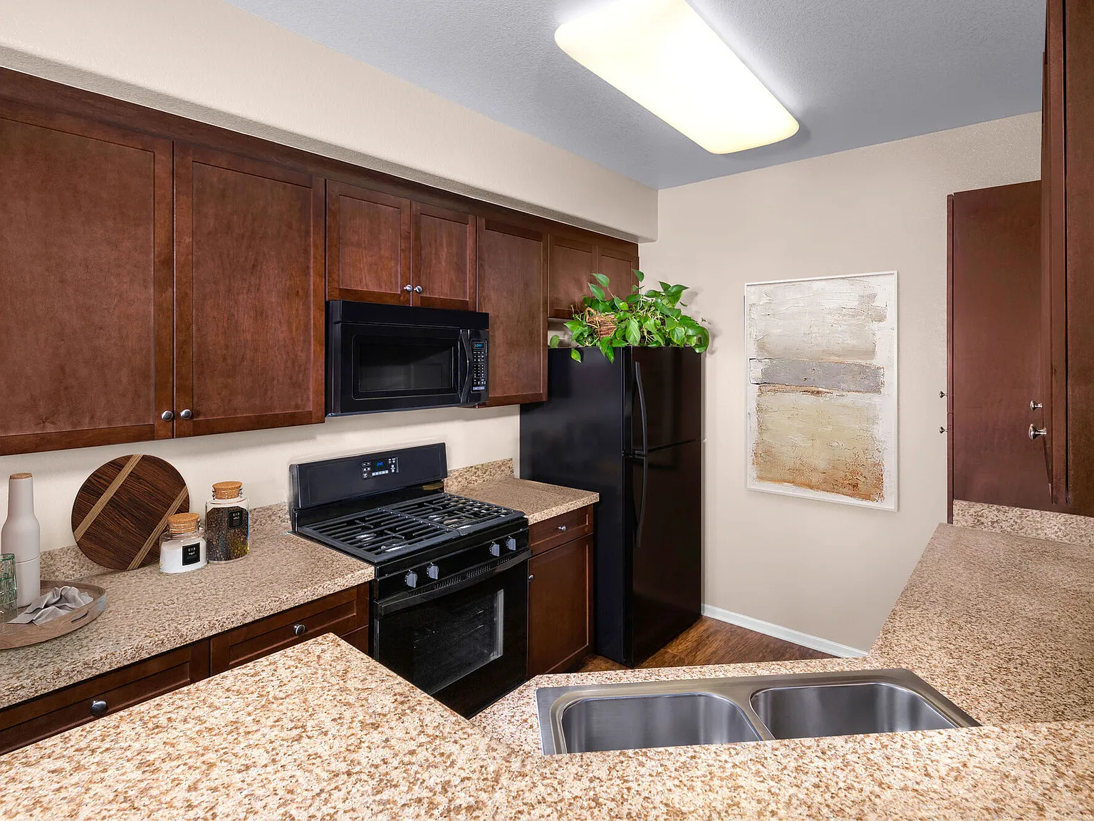 Jamboree Apartments and Townhomes — Photo 4