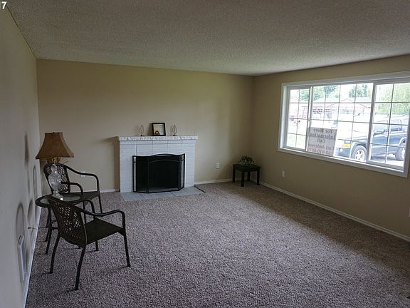2nd image of 12018 NE 79th St