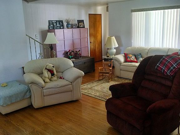 5th image of 2209 Manor Dr