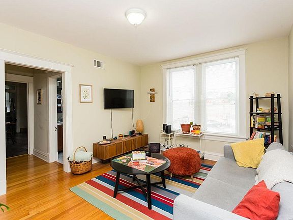 4th image of 3623 Shenandoah Ave #A