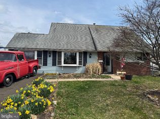 46 Trail Rd, Levittown, PA