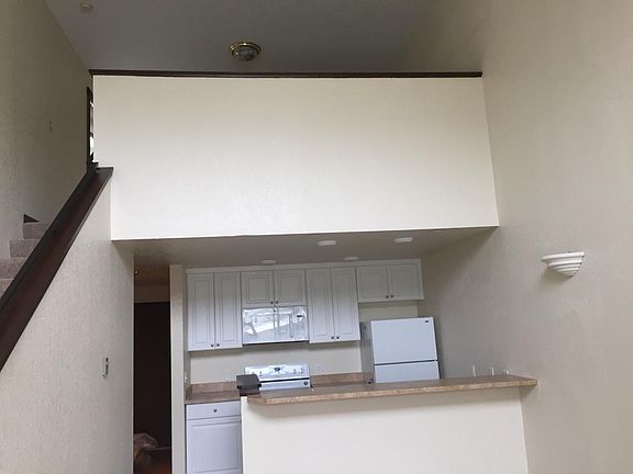 3rd image of 4254 7th Ave NE APT 302