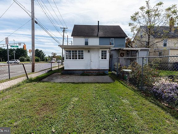 5th image of 500 Sharp St N