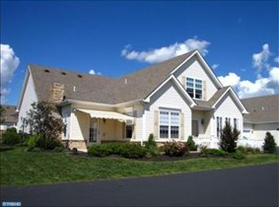 1043 Burgundy Cir, Pennsburg, PA 18073