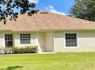 5530 Autumn Shire Dr, Zephyrhills, FL 33541