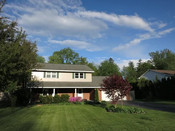 1108 Rosehill Blvd, Niskayuna, NY 12309