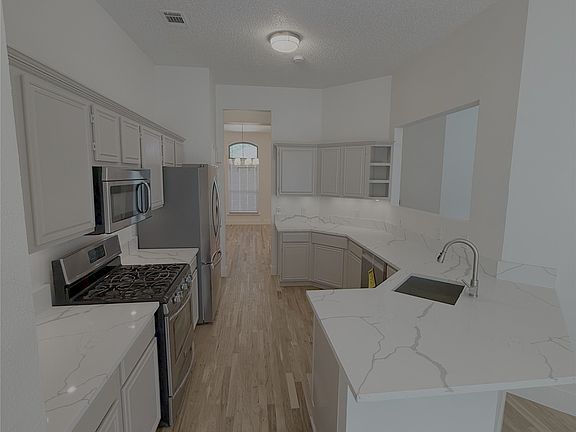 4th image of 4527 Wescott Dr