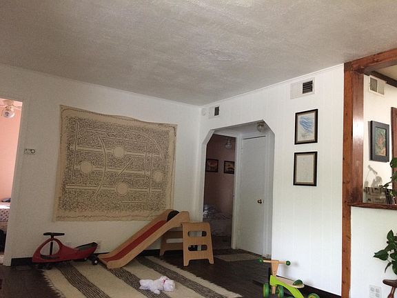 Living Room (Doorway to Middle Bedroom)