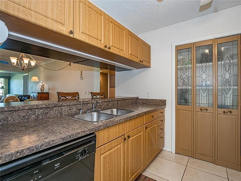 32 Plantation Dr #103 — Photo 11