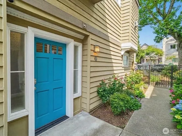 424 21st Avenue, Seattle, WA 98122