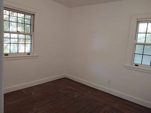 2nd image of 3530 Linwood Ave