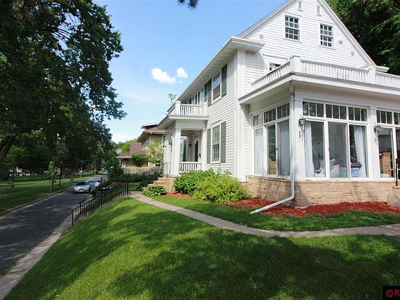 4th image of 205 Washington Ct
