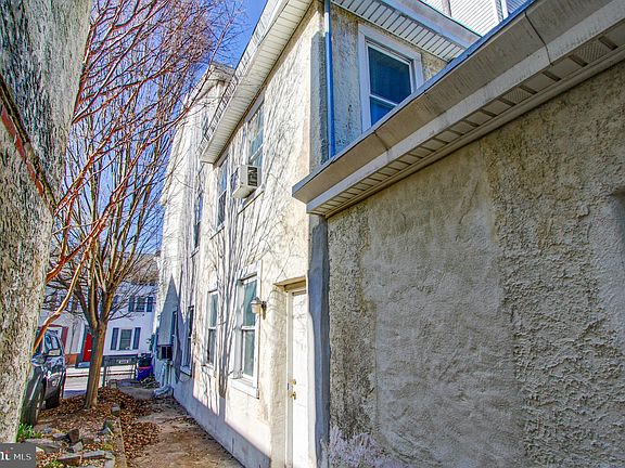 5th image of 4461 Silverwood St