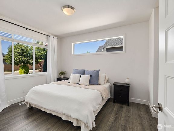 3rd image of 6917 232nd Avenue E