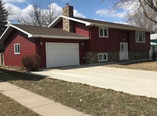 1419 6th Ave NE, Jamestown, ND 58401