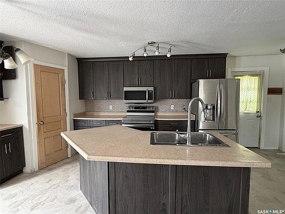 3rd image of 407 2nd STREET E