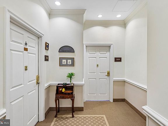 3rd image of 2019 Windrow Dr