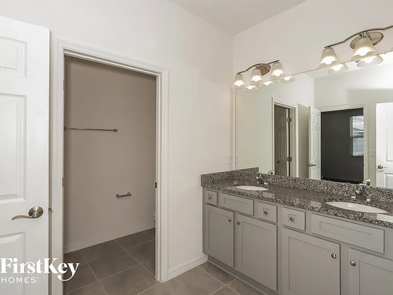 430 Reina Way — Photo 8