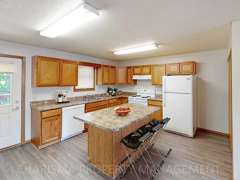 Pheasant View Apartments — Photo 16