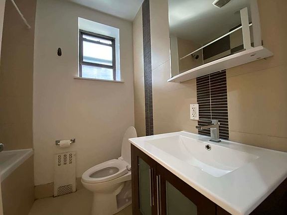 5th image of 1058 Bergen St #203A