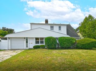 50 Cutter Ln, Levittown, NY 11756