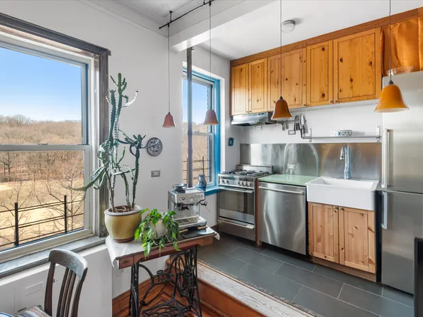 585 West 214th Street image 12 of 21