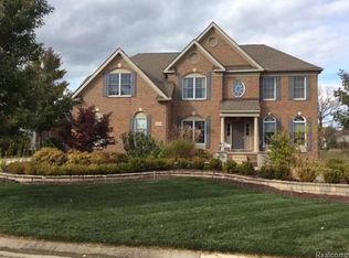 46242 Pinehurst Dr, Northville, MI 48168