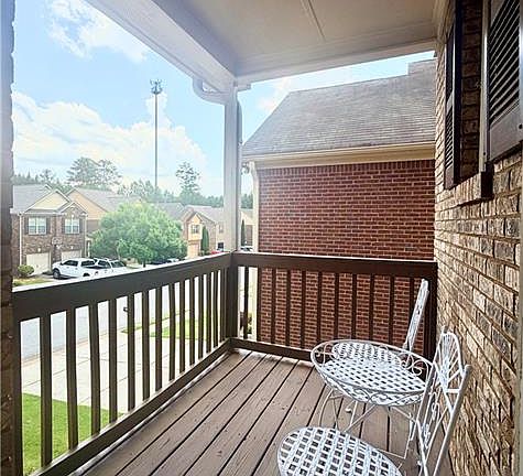 2nd image of 127 Thorncrest Ct