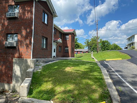 4th image of 836 Spruce Ave NW