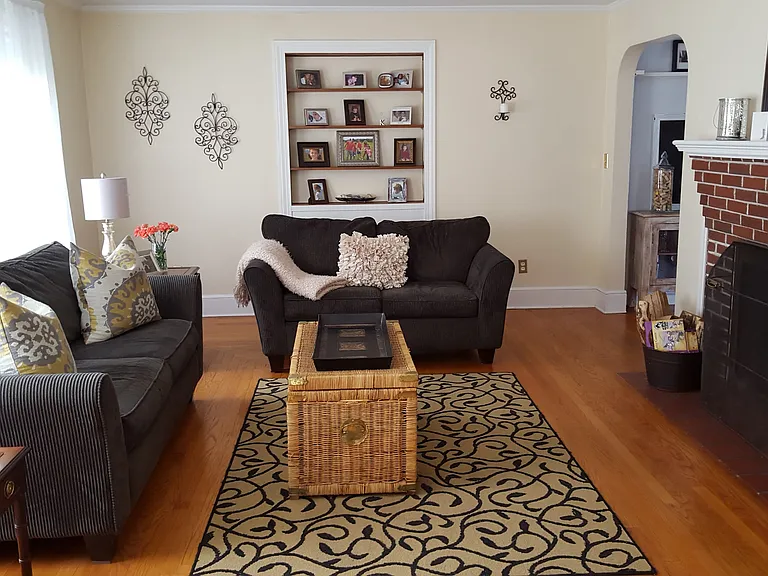 2381 Cranston St — Photo 5