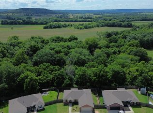 1640 Seattle Slew St, Prairie Grove, AR 72753