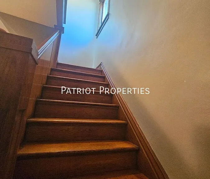 603 1/2 N Superior Ave — Photo 50