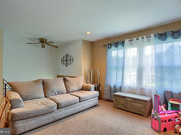 5th image of 1526 Princess Anne Dr