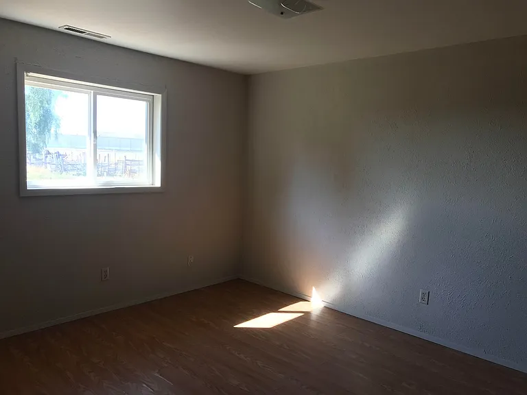 5648 Avalon St — Photo 13