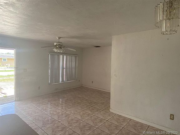 5th image of 20242 NW 39th Ct