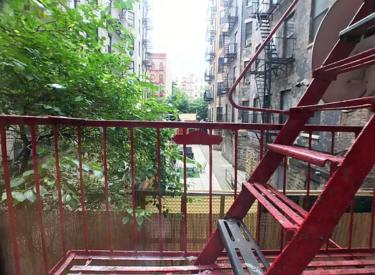 Rented by Bohemia Realty Group | media 10