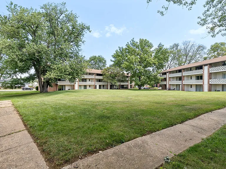 Racquet Club — Photo 4