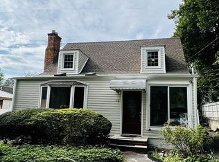 15 Broadway, Great Neck, NY 11021