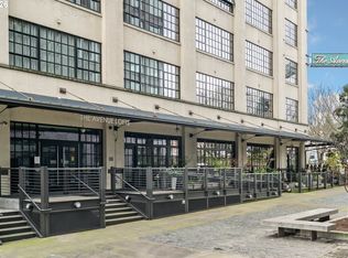 1400 NW Irving St APT 713, Portland, OR 97209