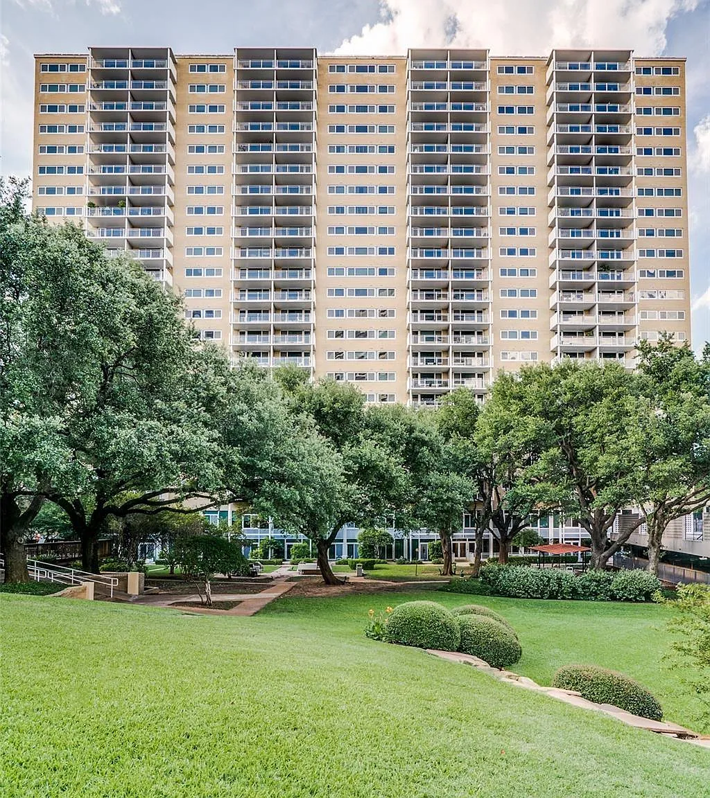2 bed, 1131 sqft, $2,495 — Photo 1