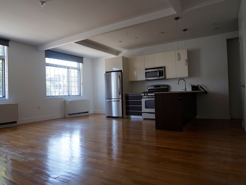 1st image of 836 Bergen St #76