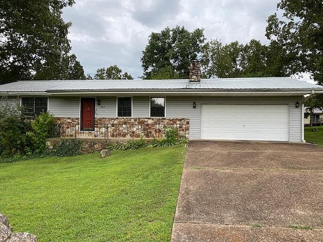 1st image of 303 Amethyst Ln