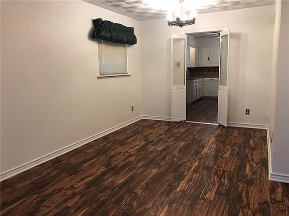 4th image of 303 W Orange St