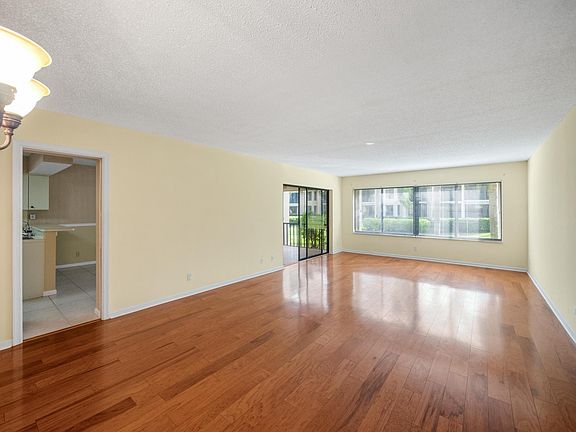 5th image of 19149 SE Sea Turtle Court #105-A