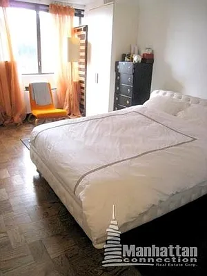 Rented by Manhattan Connection | media 49