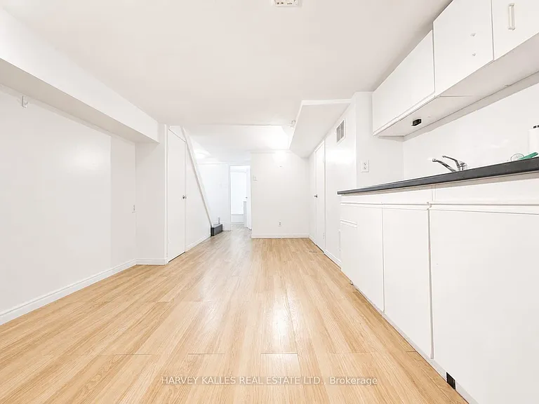 327 Howland Ave #BSMNT — Photo 6