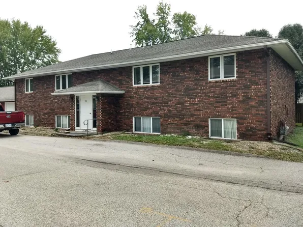 108 Center Street Ct, Decorah, IA 52101