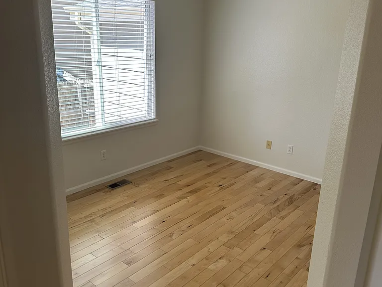 2573 Betts Cir — Photo 11