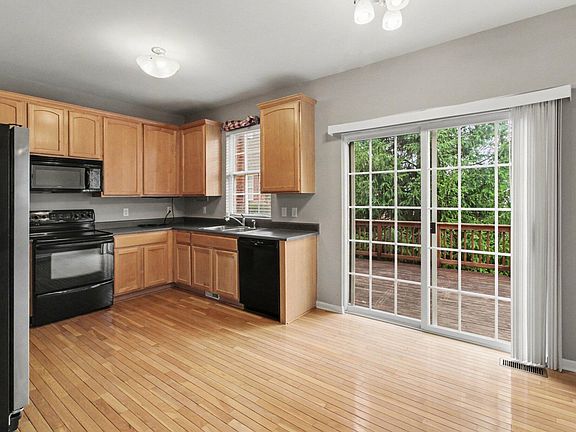 3rd image of 41785 Mitchell Rd